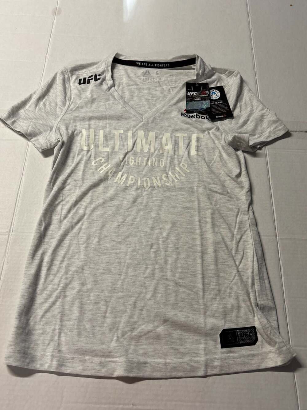 Reebok Women's UFC Fight Night Ultimate Jersey Small New with Tags White